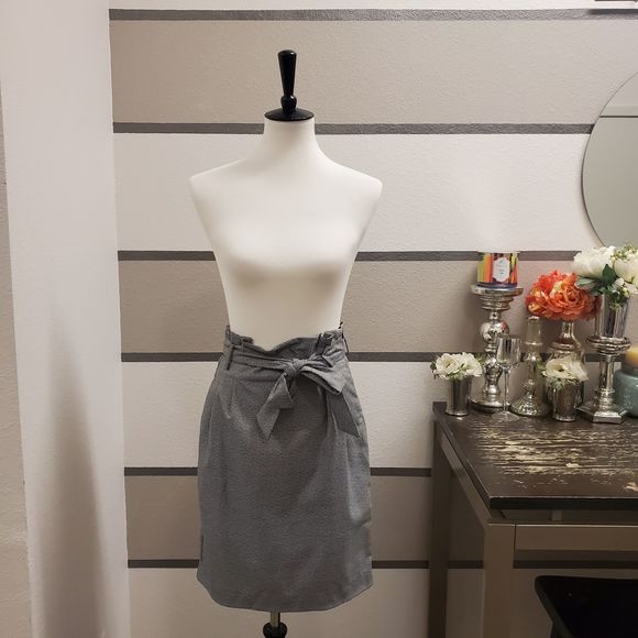 H&M Dresses & Skirts - H&M-NWT Paper Bag Skirt Sz 4